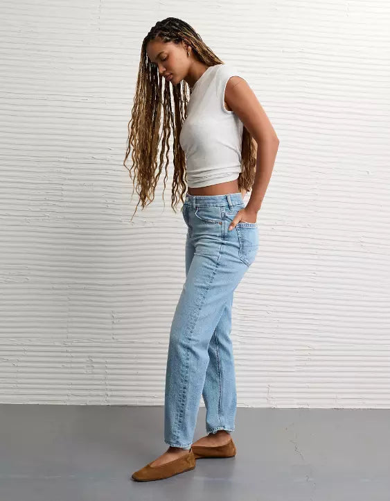 American Eagle AE Strigid Curvy Mom Jean