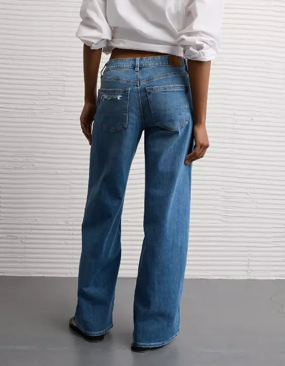 American Eagle AE Stretch Low-Rise Baggy Wide-Leg Jean