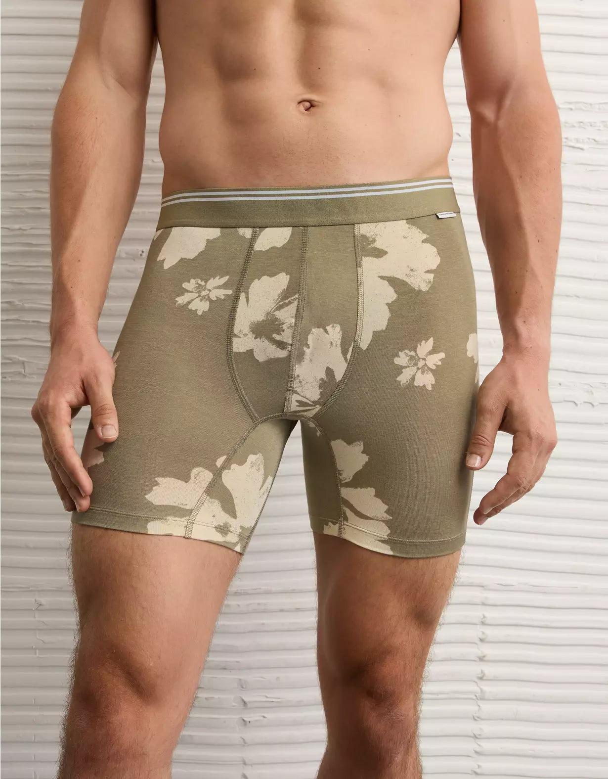American Eagle AEO Men's Floral Print 6″ Ultra Soft Boxer Brief