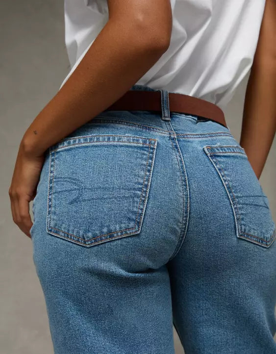 American Eagle AE Strigid Curvy High-Waisted Stovepipe Jean